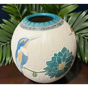 Mata Ortiz Pottery Mariela Tena Hernandez Bee Birds Flowers‎ Jar Vase Sgraffito